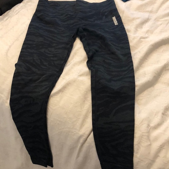 Gymshark Pants - Gymshark Black Seamless Animal Print Leggings Size Large